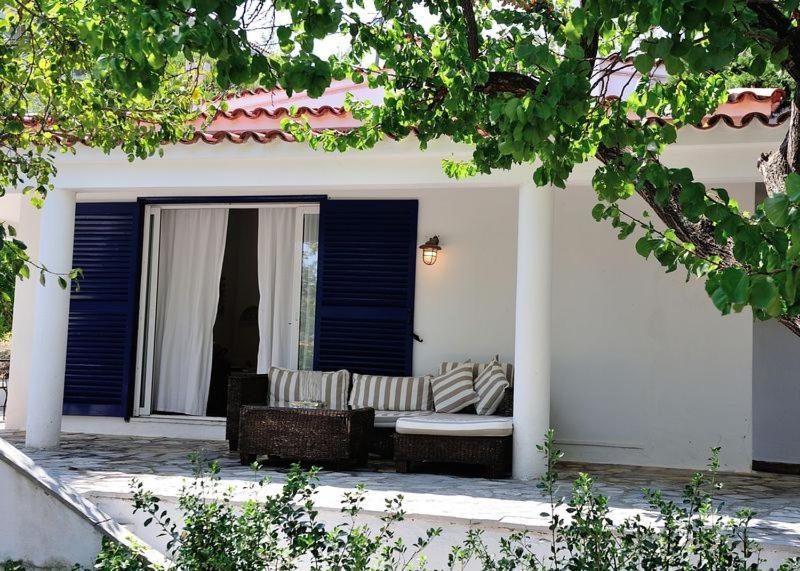 Villa Ftelia Skiathos Town Exterior photo