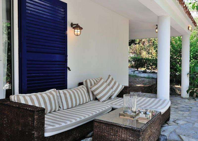 Villa Ftelia Skiathos Town Exterior photo